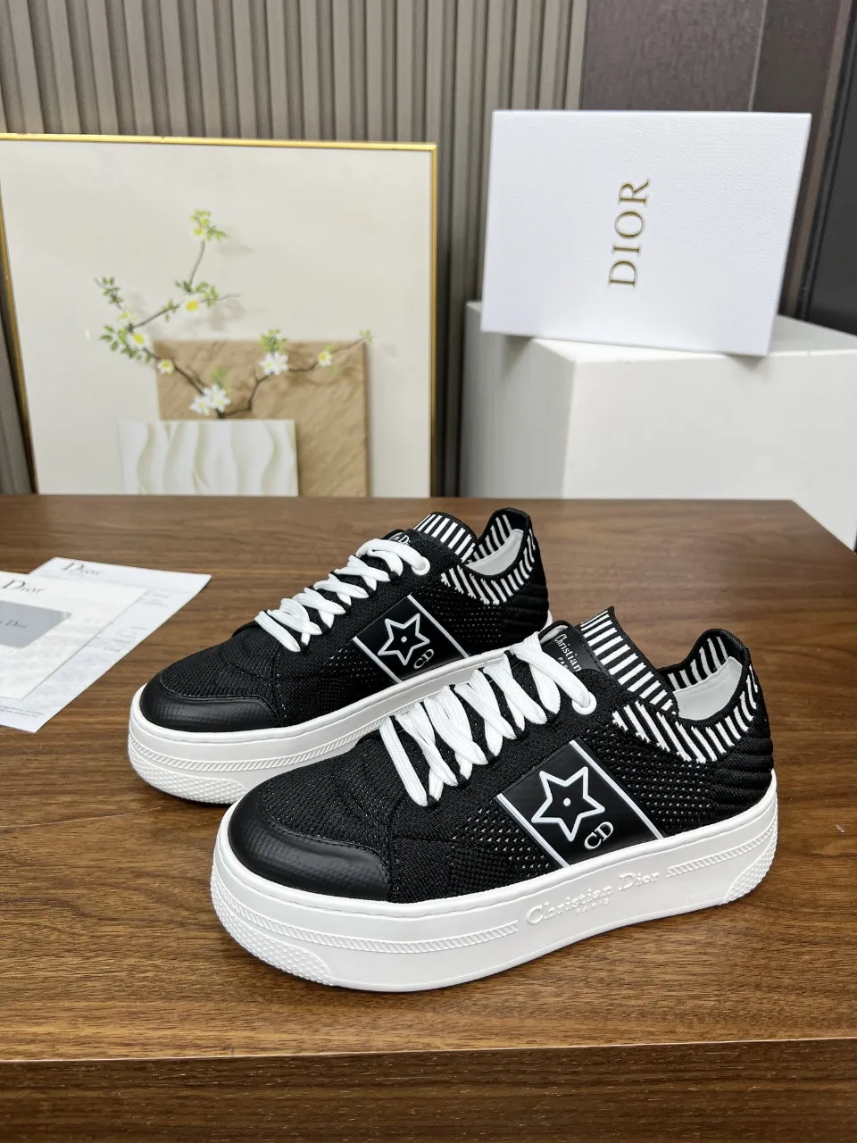 👟👟Ex-factory price 480👟👟 These Dior Star thick-soled sneakers are from the Dior Vibe limited series and have a unique and timeless design. Crafted from white mesh, it features a black CD logo and star pattern on the sides and a Christian Dior Paris signature on the tongue. Paired with a classic thick sole, it is light and comfortable, suitable for all seasons, and can be matched with various casual looks to add the finishing touch. 🎉The official website of Dijia’s new colors has been updated simultaneously. Number of yards: 35-41 (42 can be customized without return or exchange). Welcome to place an order in the picture above [Rose][Rose][Rose]